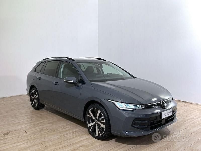 Nuova VW Golf VIII 115 CV (84 kW) 2025 Grigio Station wagon
