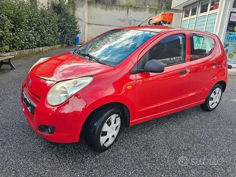 Usata Suzuki Alto 68 CV (50 kW) 2013 Rosso Utilitaria