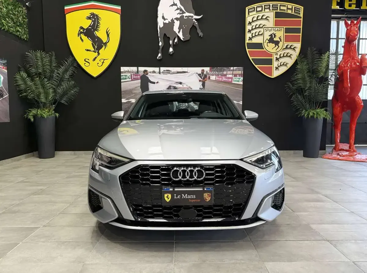 Usata Audi A3 Admired 116 CV (85 kW) 2021 Argento florett metallizzato Berlina