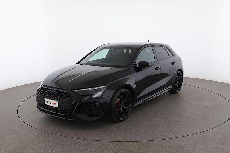 Nero Usata 2024 Audi RS3 Sportback Due volumi | 56.299 € (Ottimo prezzo) - Immagine 1/4