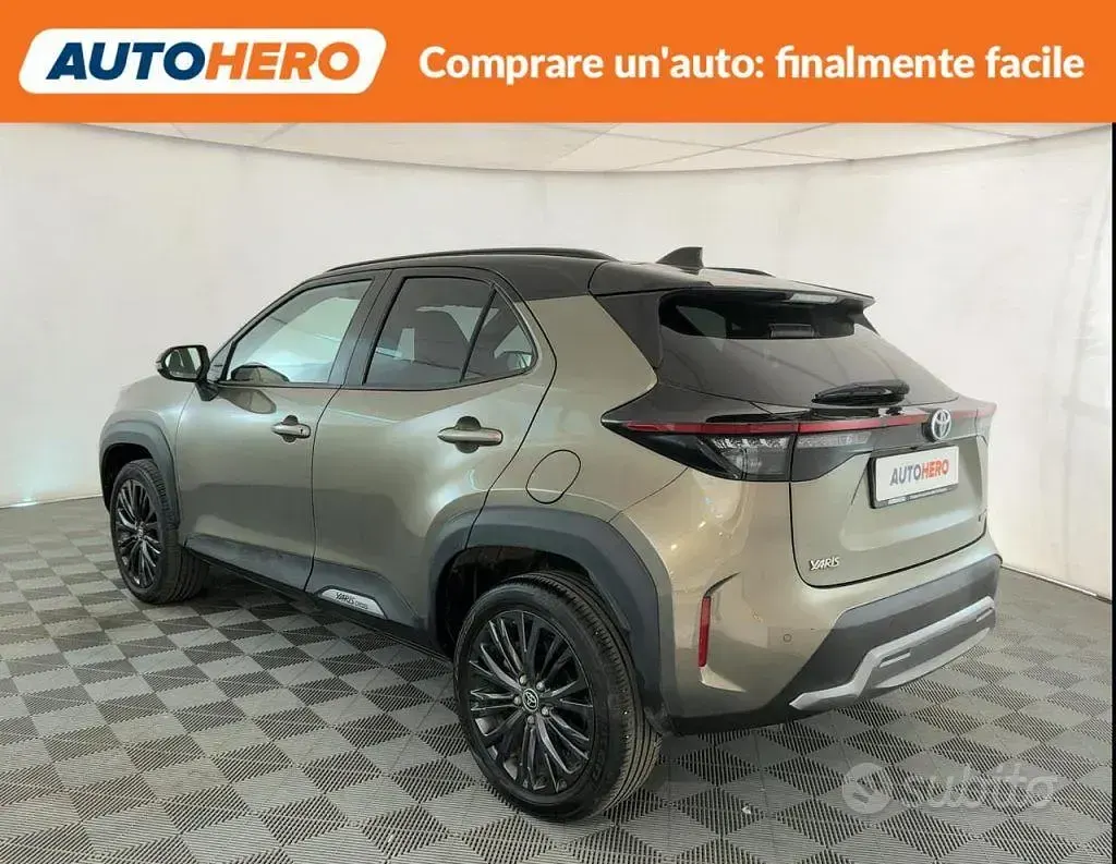 Usata Toyota Yaris Cross 92 CV (67 kW) 2024 Marrone SUV