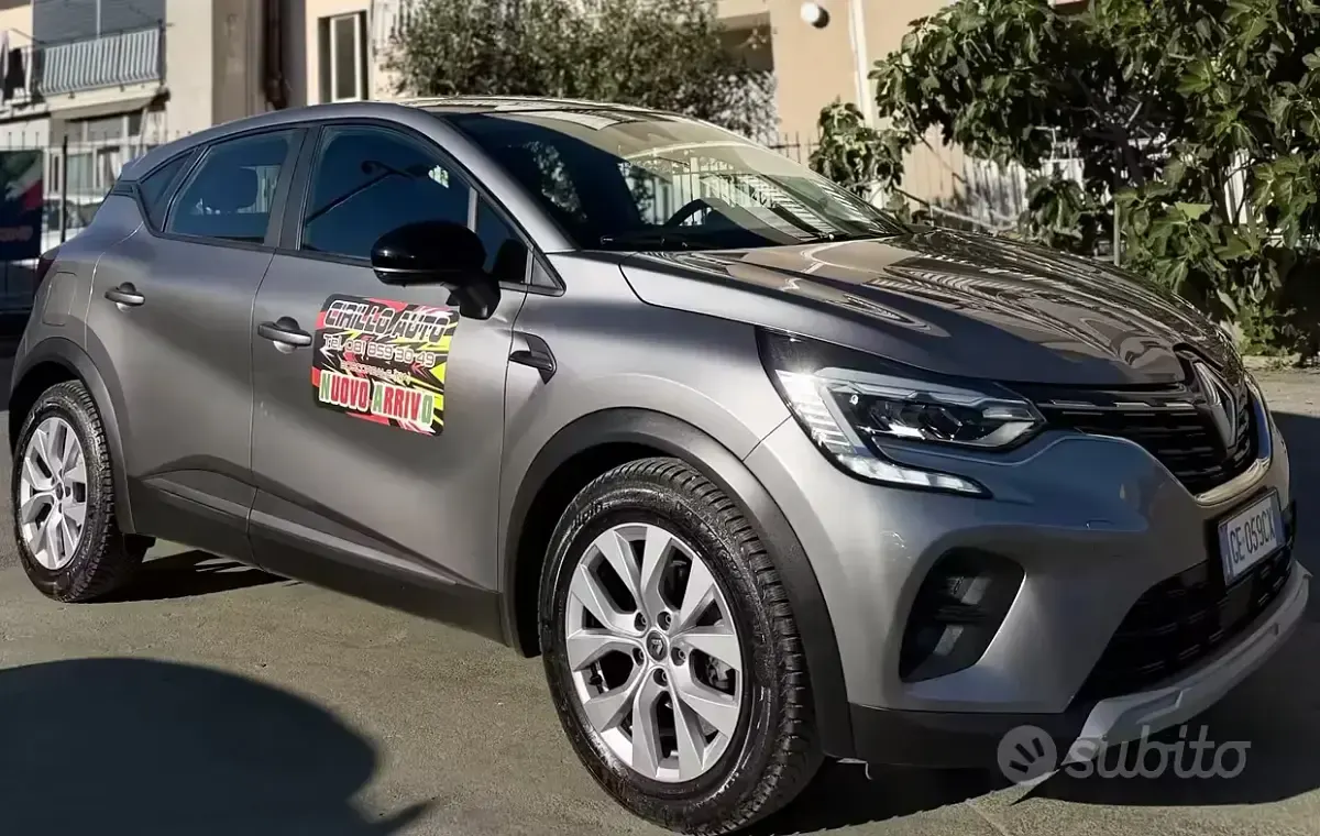 Usata Renault Captur 116 CV (85 kW) 2021 Grigio SUV