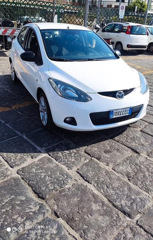 Usata Mazda 2 75 CV (55 kW) 2009 Bianco Berlina