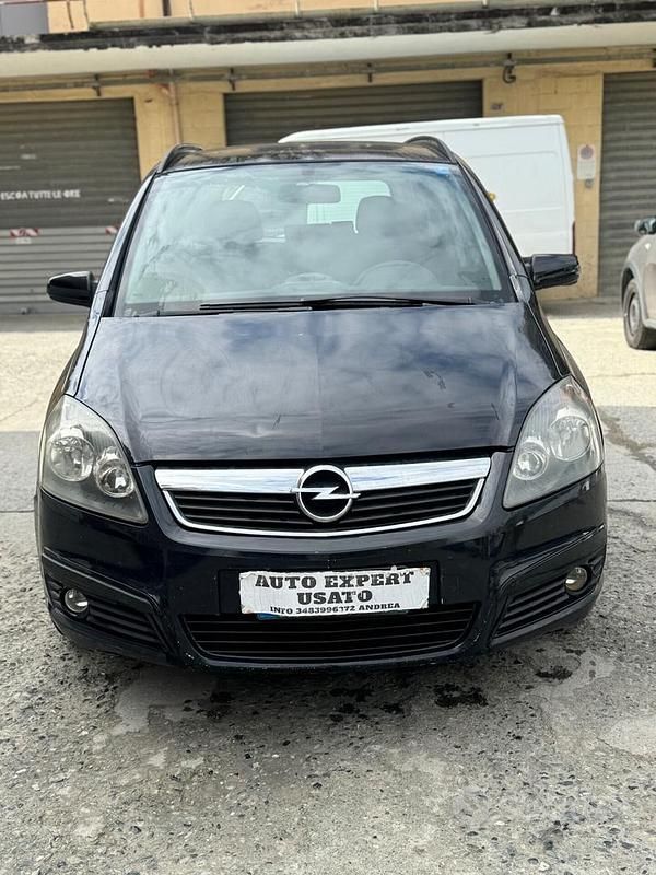 Usata Opel Zafira Cosmo 104 CV (76 kW) 2006 Nero Monovolume