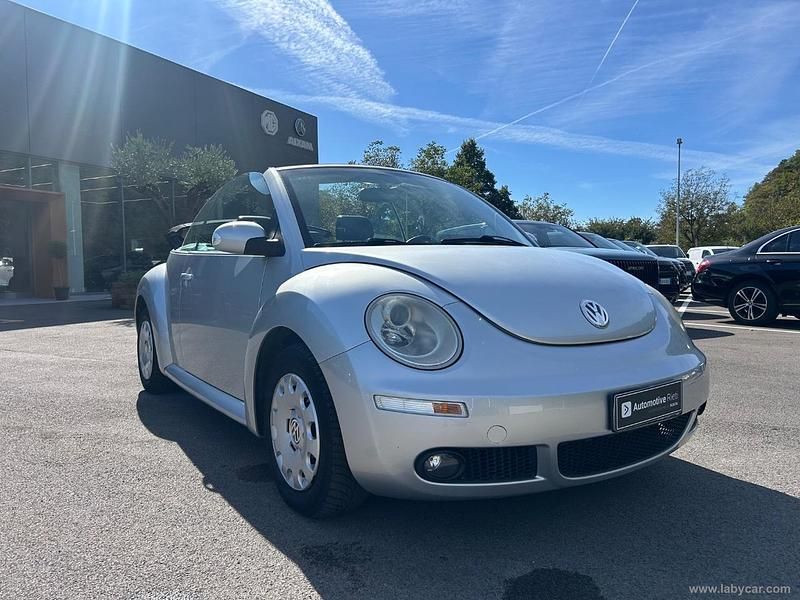 Usata VW New Beetle 100 CV (73 kW) 2004 Utilitaria