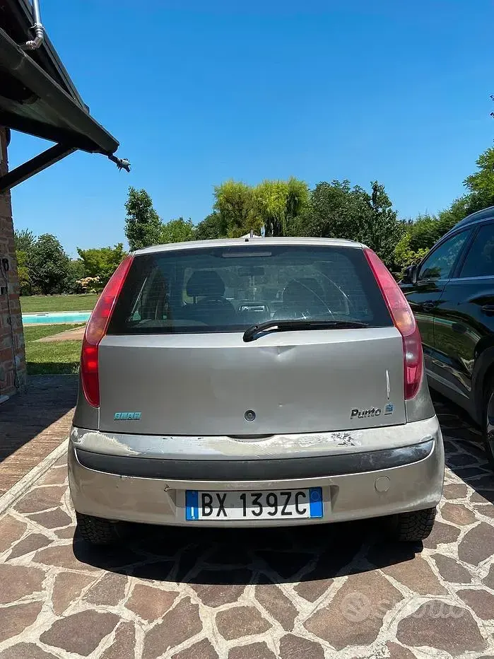 Usata Fiat Punto 60 CV (44 kW) 2001 Grigio Utilitaria