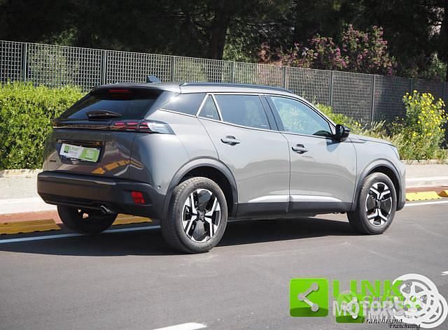 Usata Peugeot 2008 Allure 131 CV (96 kW) 2024 Grigio SUV