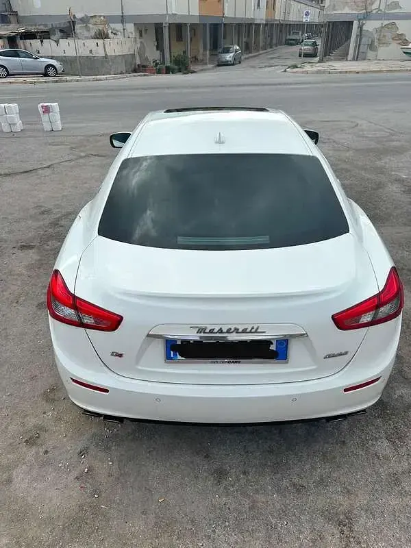 Usata Maserati Ghibli 275 CV (202 kW) 2014 Bianco Berlina