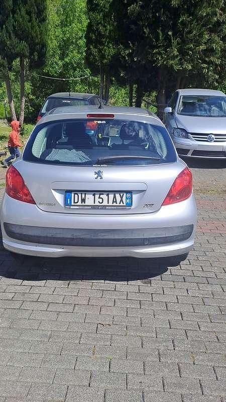 Usata 2007 Peugeot 207 Sport Tre volumi | 1800 € (Super prezzo) - Immagine 1/4