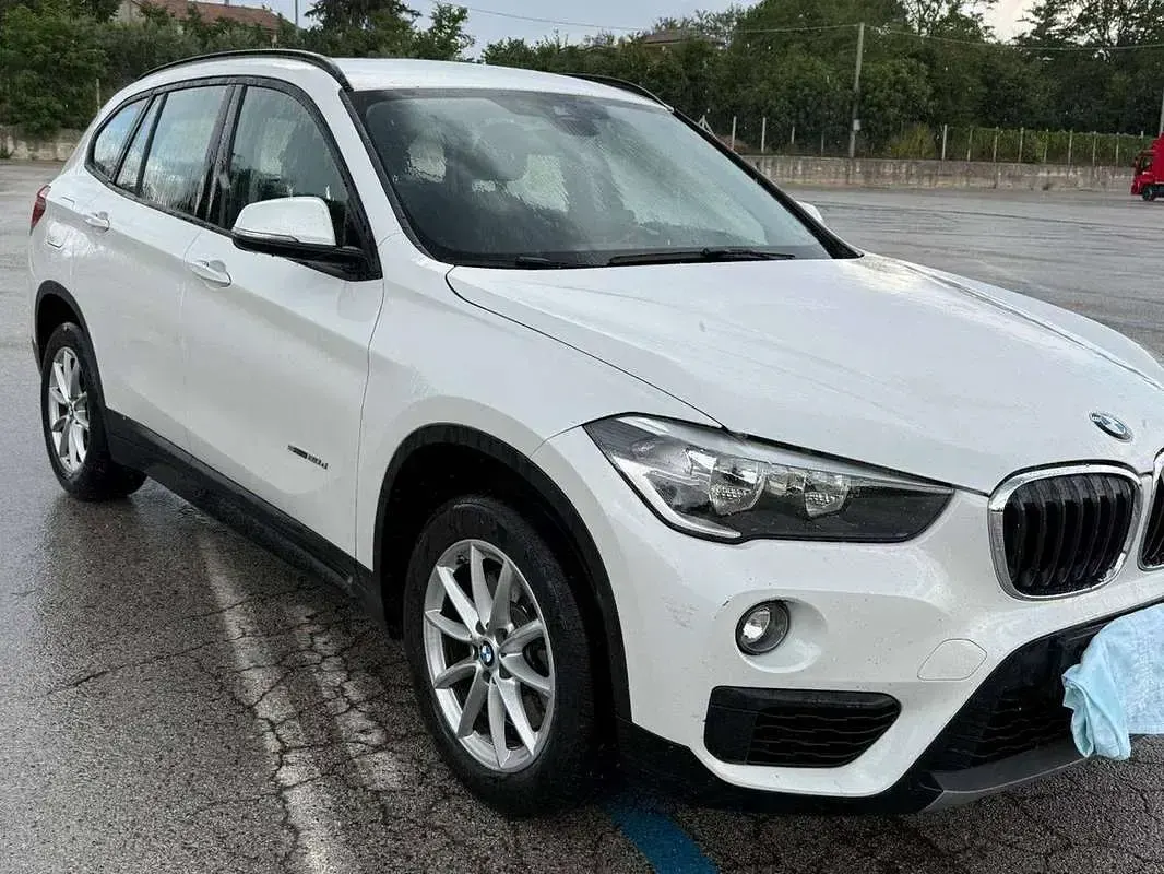 Usata BMW X1 Advantage 190 CV (139 kW) 2017 Bianco SUV