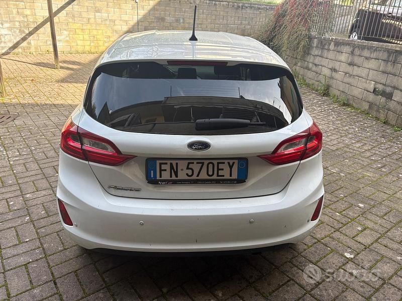 Usata Ford Fiesta 120 CV (88 kW) 2018 Bianco Utilitaria