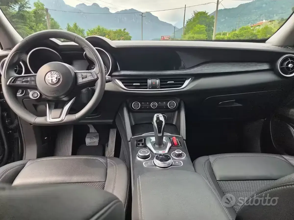 Usata Alfa Romeo Stelvio 200 CV (147 kW) 2022 Nero SUV