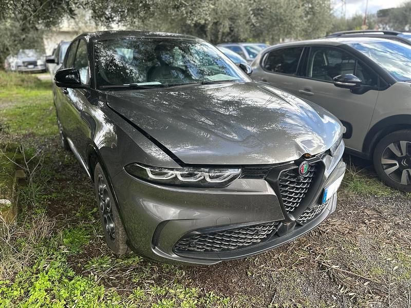 Begagnad Alfa Romeo Tonale Sprint 131 HK (96 kW) 2023 Blå SUV