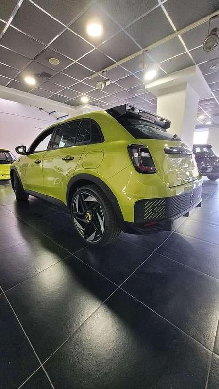 Nuova Abarth 600e Turismo 105 kW (143 CV) 2025 Verde SUV