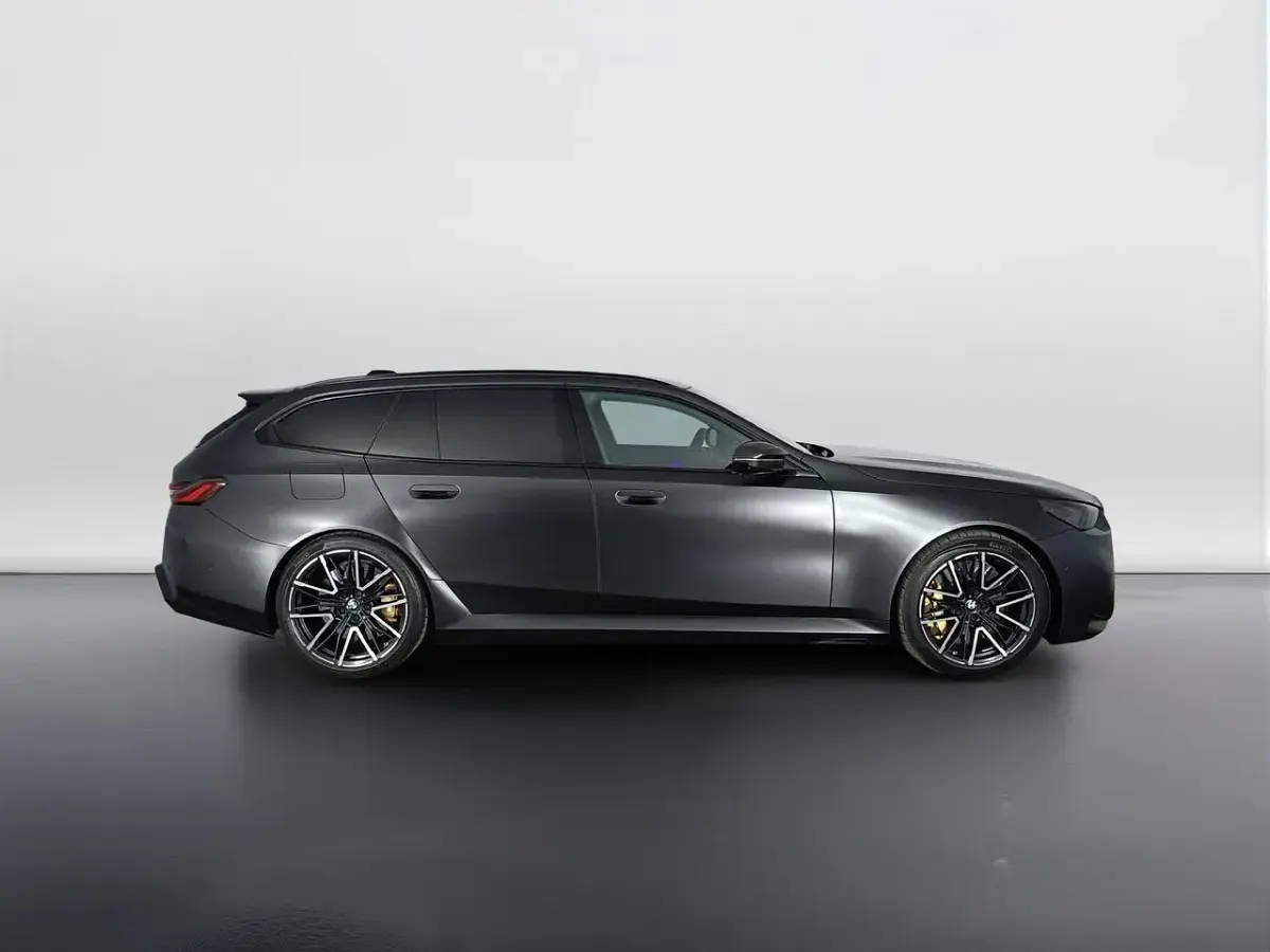 Usata BMW M5 Comfort Edition 727 CV (534 kW) 2025 Nero Station wagon