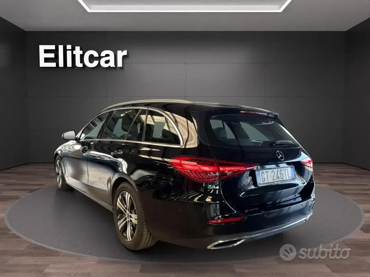 Usata Mercedes C220 200 CV (147 kW) 2022 Nero Station wagon
