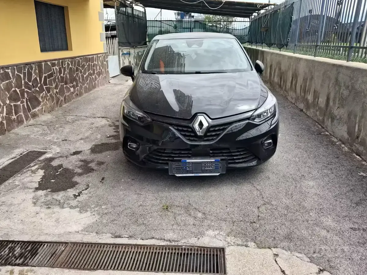 Usata Renault Clio V 101 CV (74 kW) 2020 Nero Utilitaria