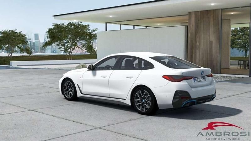 Nuova BMW i4 M Sport 250 kW (340 CV) 2025 Bianco Berlina