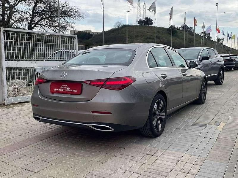 Gebraucht Mercedes C220 200 PS (147 kW) 2024 Silber Limousine