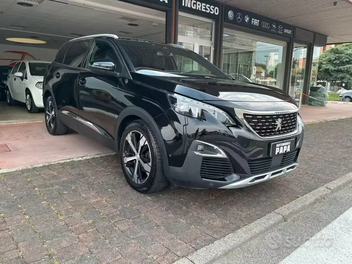 Usata Peugeot 5008 GT-line 150 CV (110 kW) 2018 Nero SUV