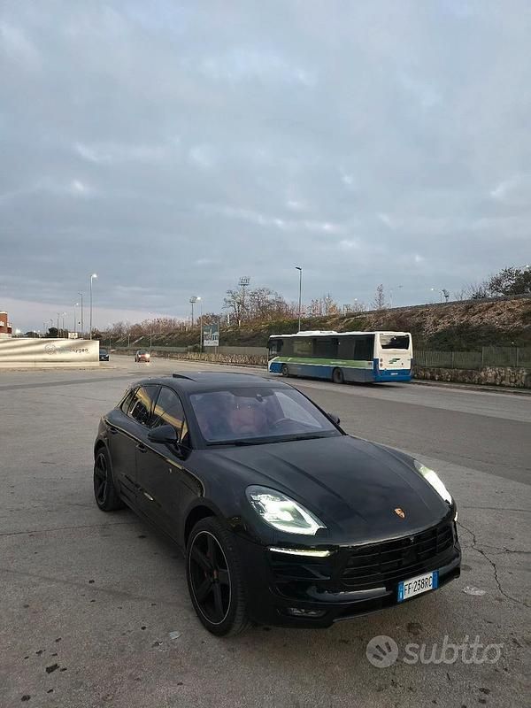 Nero Usata 2016 Porsche Macan Turbo SUV | 37.000 € (Buon prezzo) - Immagine 1/4