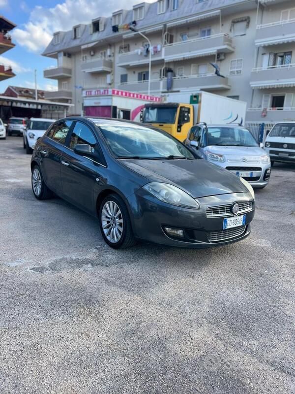 Usata Fiat Bravo Emotion 120 CV (88 kW) 2010 Grigio Utilitaria