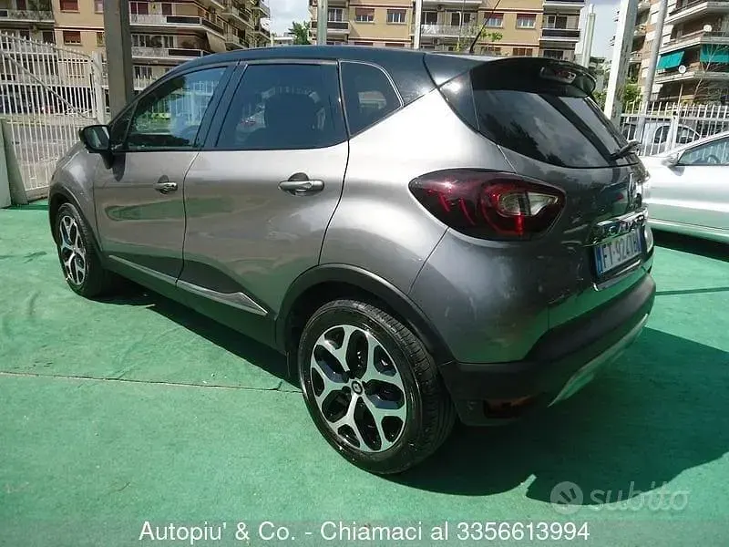 Usata Renault Captur 90 CV (66 kW) 2018 Grigio SUV