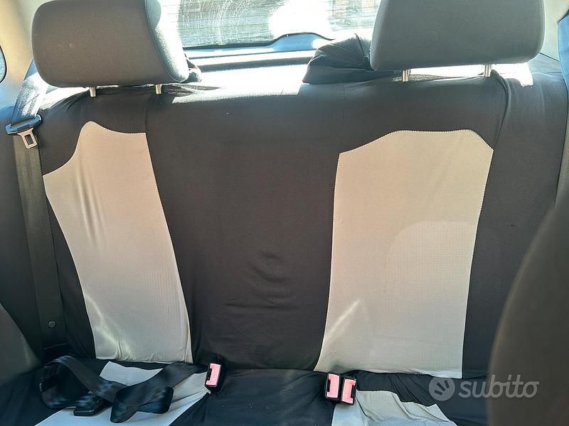 Usata VW Polo Trendline 64 CV (47 kW) 2002 Grigio Berlina