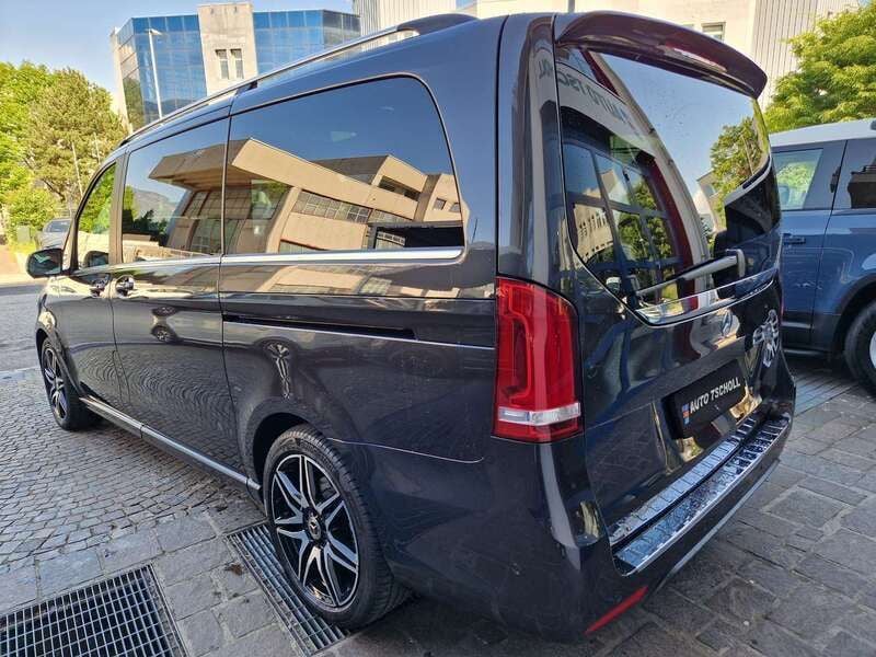 Usata Mercedes V300 Exclusive 239 CV (175 kW) 2019 Graphitgrau metallic Monovolume