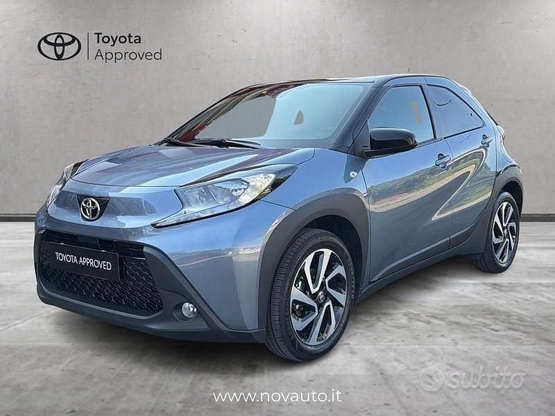 Usata Toyota Aygo X Trend 72 CV (52 kW) 2024 Blu SUV