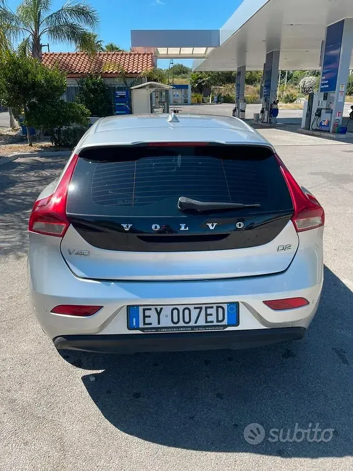 Usata Volvo V40 115 CV (84 kW) 2014 Grigio Berlina