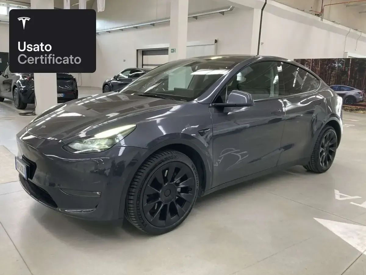 Usata Tesla Model Y Long Range AWD 258 kW (351 CV) 2022 Midnight silver metallic SUV