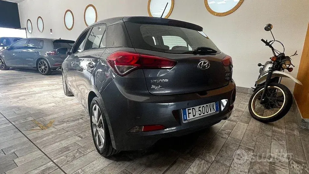 Usata Hyundai i20 84 CV (61 kW) 2016 Antracite Berlina