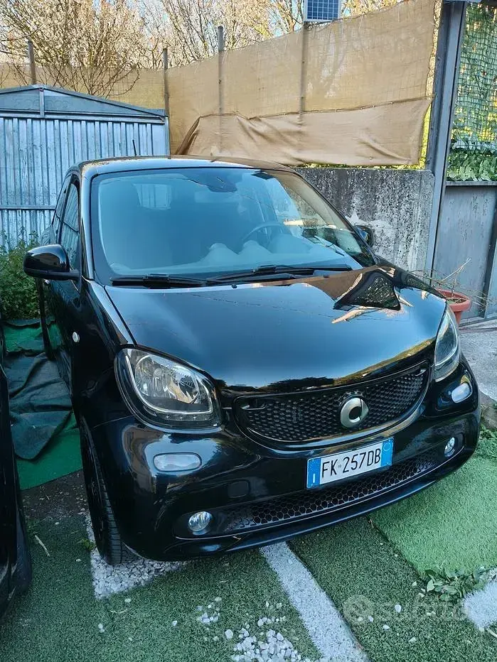 Usata Smart ForFour 71 CV (52 kW) 2017 Nero Utilitaria