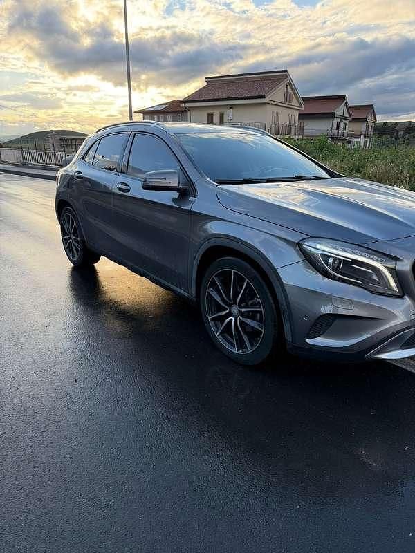 Usata Mercedes GLA220 170 CV (125 kW) 2014 SUV