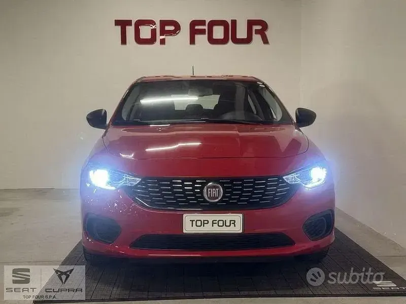 Usata Fiat Tipo Easy 95 CV (69 kW) 2019 Rosso Berlina
