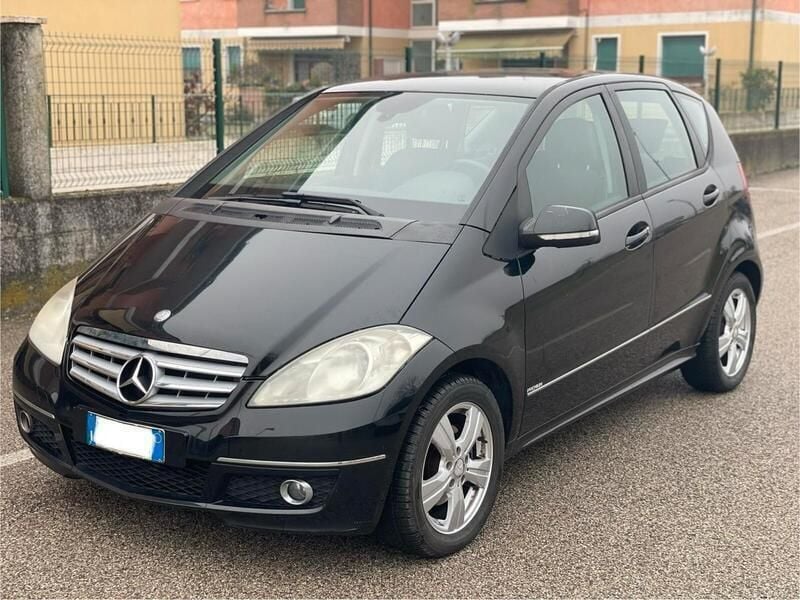 Usata Mercedes A180 Avantgarde 109 CV (80 kW) 2010 Nero Berlina