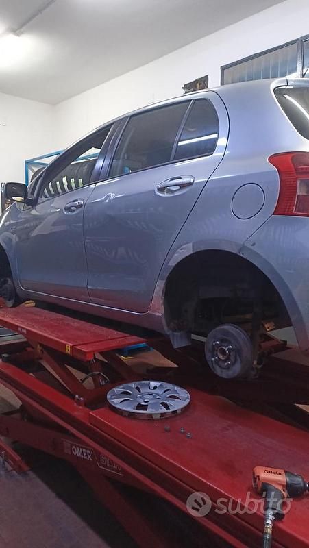 Usata Toyota Yaris 2008 Grigio Berlina