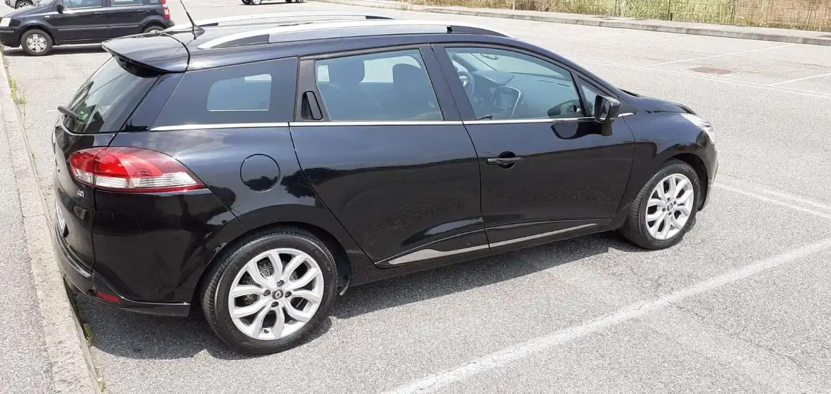 Usata Renault Clio 90 CV (66 kW) 2017 Nero Station wagon