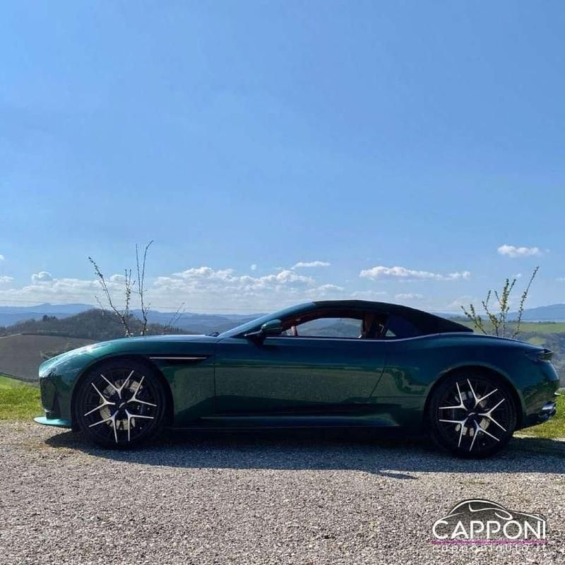 Nuova Aston Martin DB12 680 CV (500 kW) 2025 Verde Cabrio