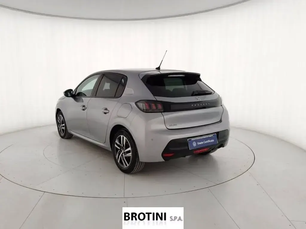 Usata Peugeot 208 Allure 101 CV (74 kW) 2021 Grigio metallizzato Utilitaria