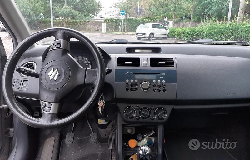 Usata Suzuki Swift 2006 Grigio Utilitaria