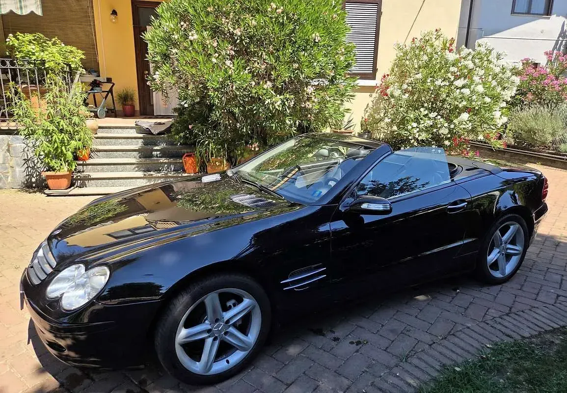 Usata Mercedes SL350 245 CV (180 kW) 2005 Nero Cabrio