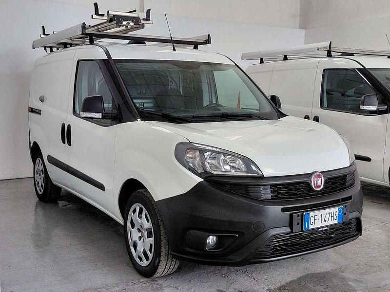Usata Fiat Doblò 120 CV (88 kW) 2020 Bianco Monovolume