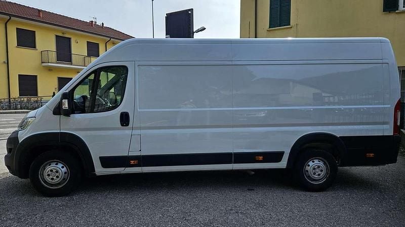 Usata Fiat Ducato 140 CV (102 kW) 2022 Bianco Furgone