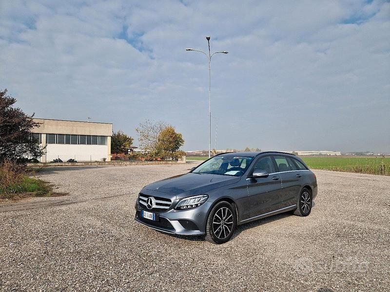 Usata Mercedes C180 Business 122 CV (89 kW) 2021 Grigio Station wagon
