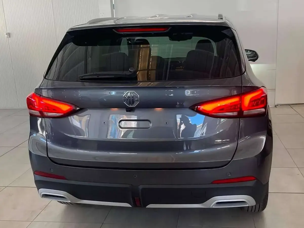 Nuova MG ZS Comfort 116 CV (85 kW) 2026 Iron oxide grey SUV