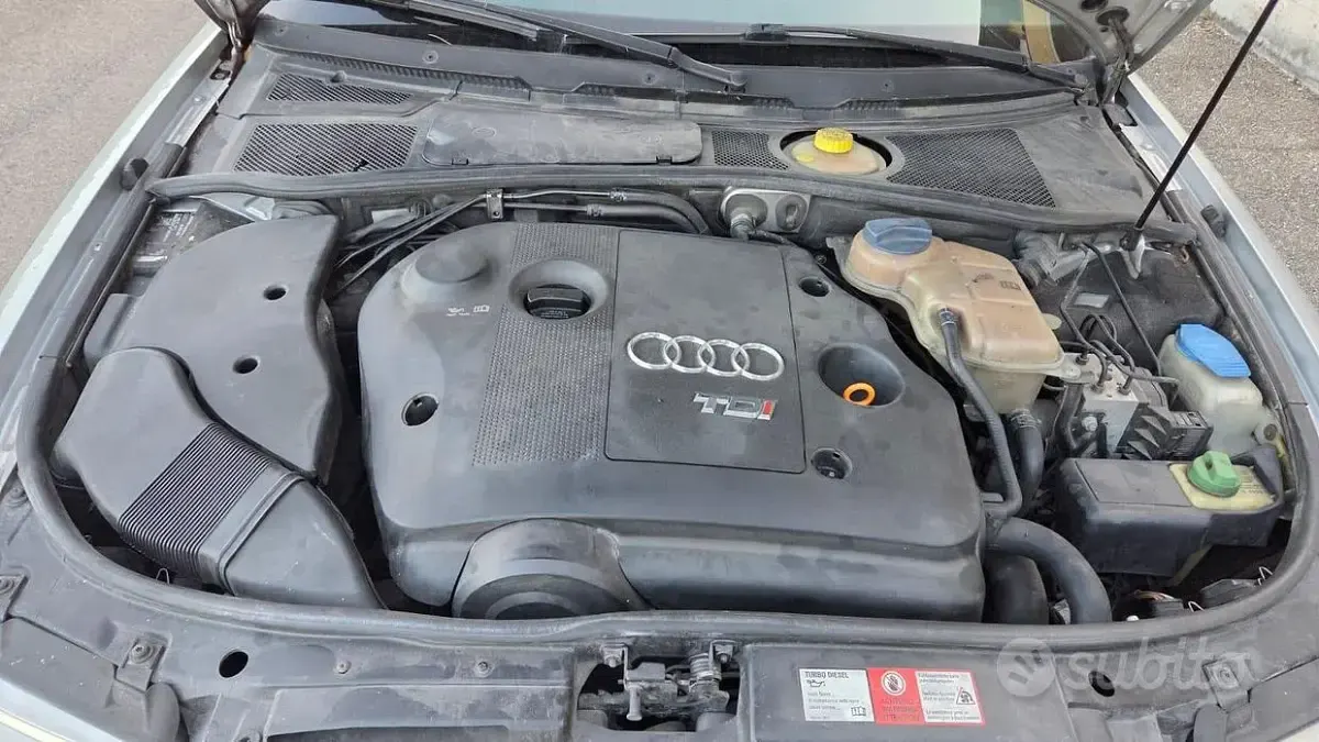 Usata Audi A4 116 CV (85 kW) 2000 Grigio Berlina