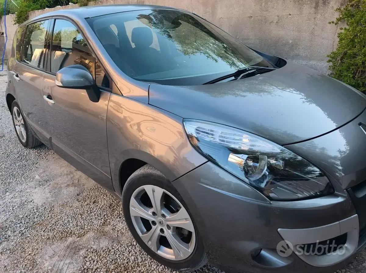 Usata Renault Scénic 130 CV (95 kW) 2010 Monovolume