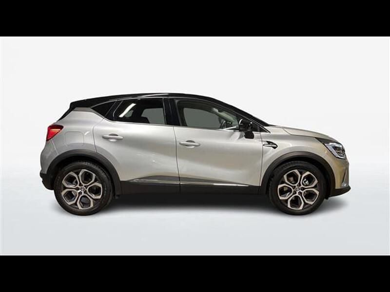 Usata Renault Captur Techno 145 CV (106 kW) 2023 Grigio chiaro SUV